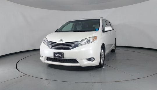 Toyota • Sienna