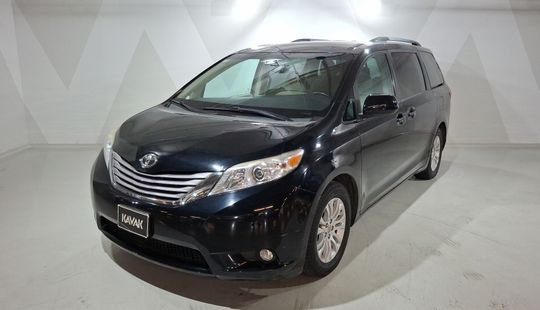 Toyota • Sienna