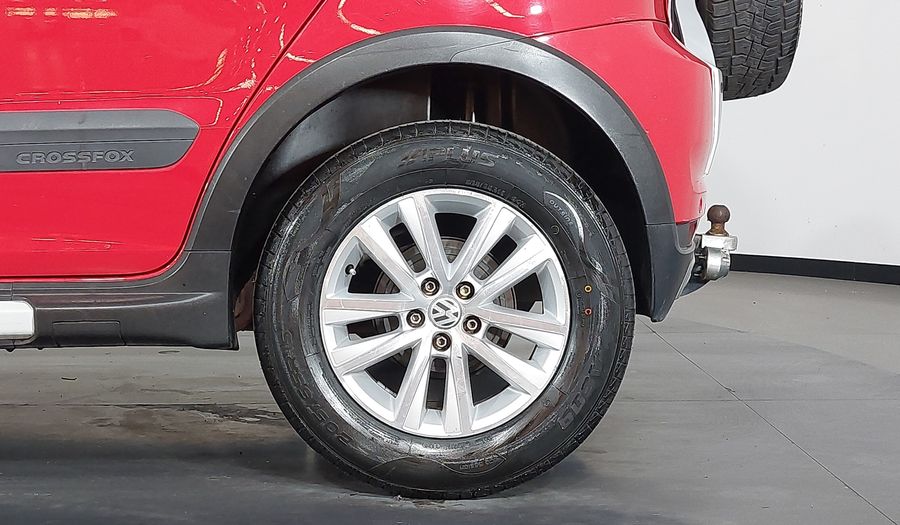 Volkswagen Crossfox MI Hatchback 2013