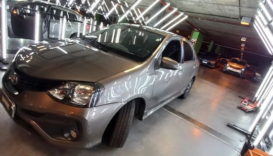 Toyota • Etios