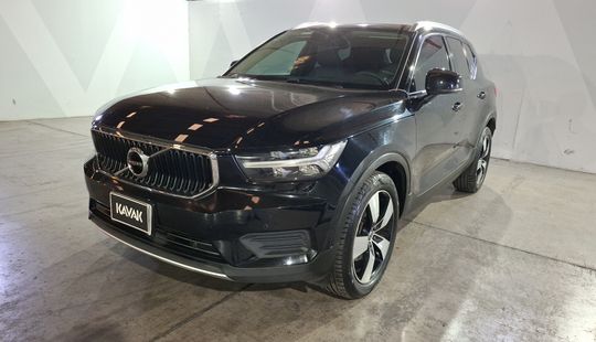 Volvo • XC40