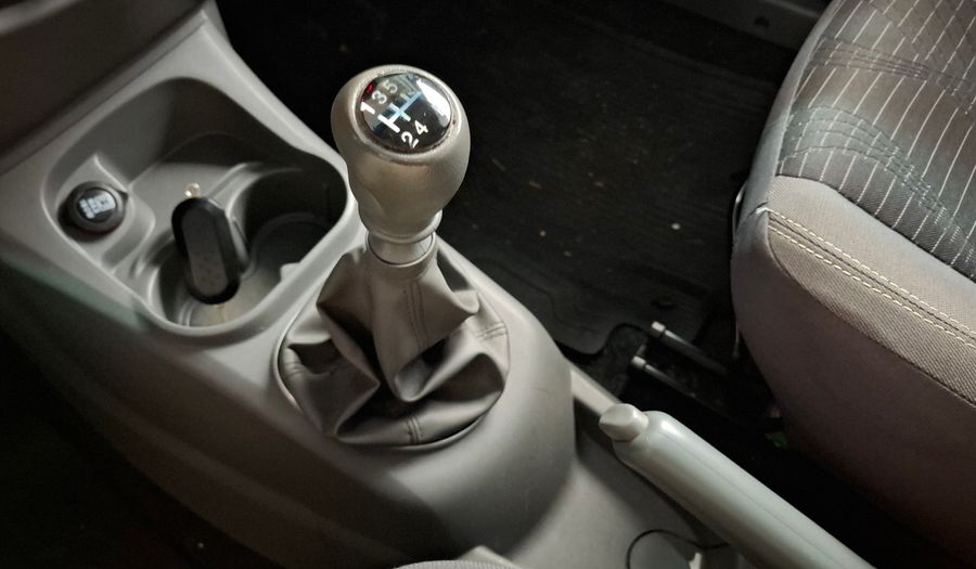 Fiat Palio 1.4 ATTRACTIVE Hatchback 2015