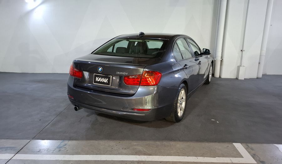 Bmw Serie 3 2.0 320IA Sedan 2013