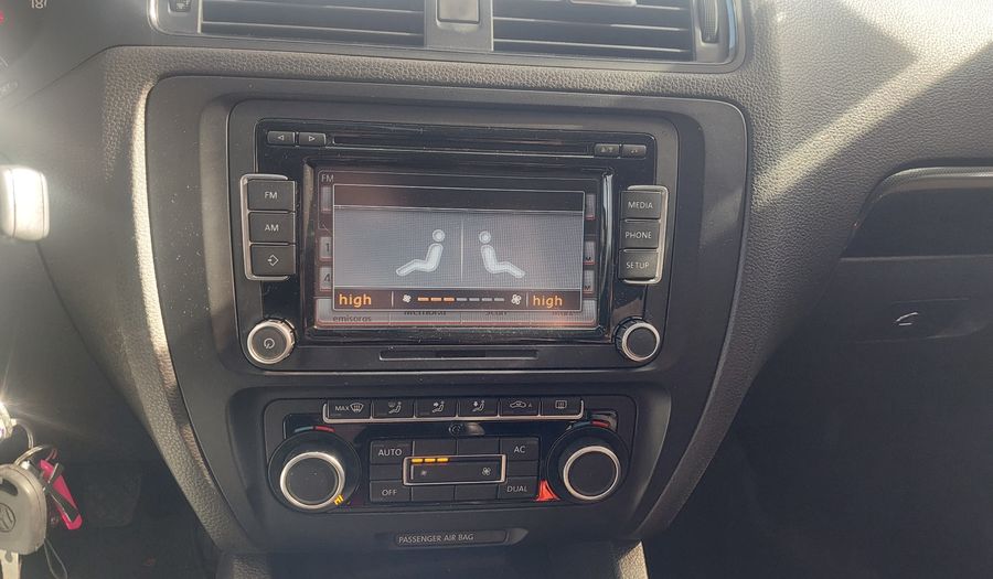 Volkswagen Vento 2.5 LUXURY Sedan 2011