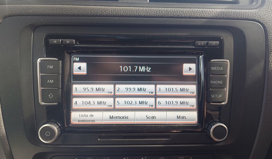 Volkswagen Vento 2.5 LUXURY Sedan 2011