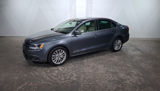 Volkswagen • Jetta