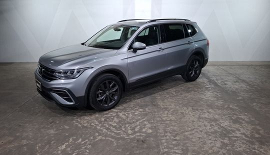 Volkswagen • Tiguan