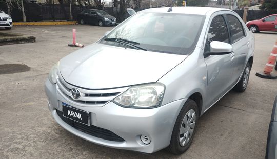 Toyota • Etios
