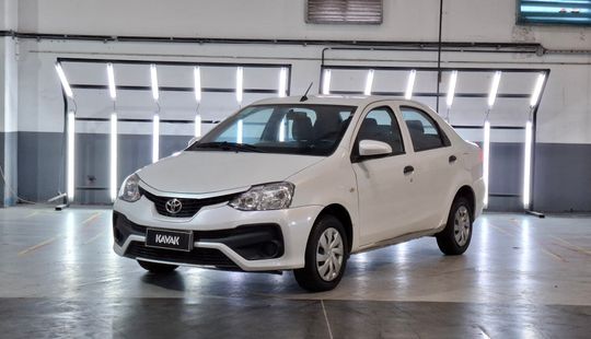 Toyota • Etios