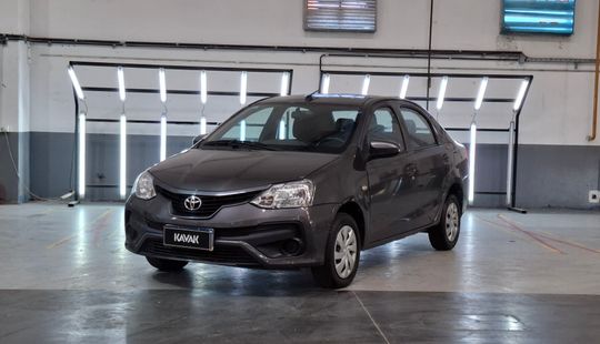 Toyota • Etios