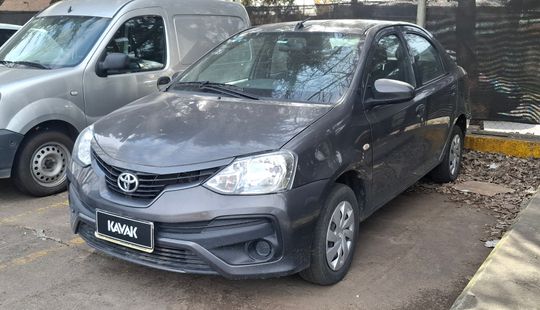 Toyota • Etios