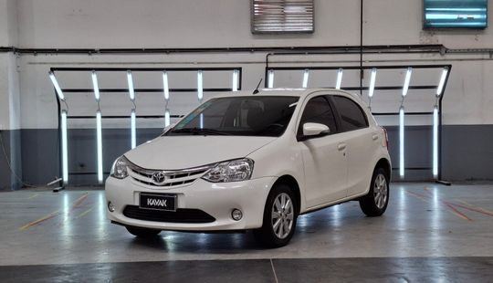 Toyota • Etios