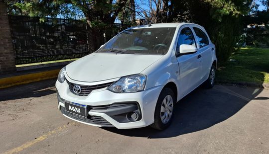 Toyota • Etios