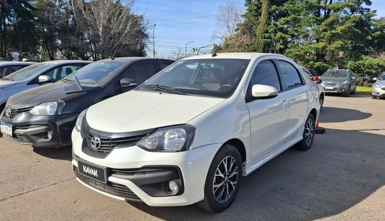 Toyota • Etios
