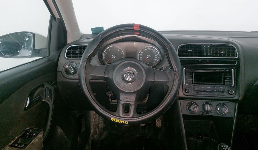 Volkswagen Polo 1.2 COMFORTLINE MT Hatchback 2013