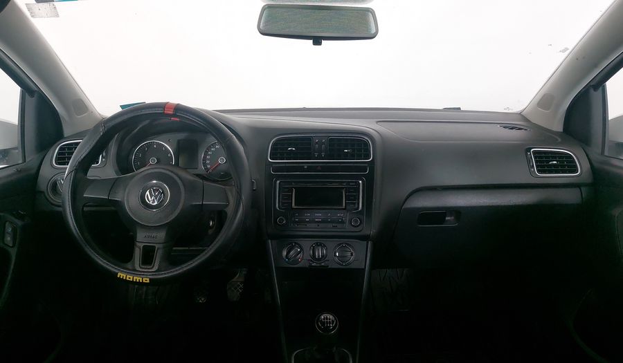 Volkswagen Polo 1.2 COMFORTLINE MT Hatchback 2013