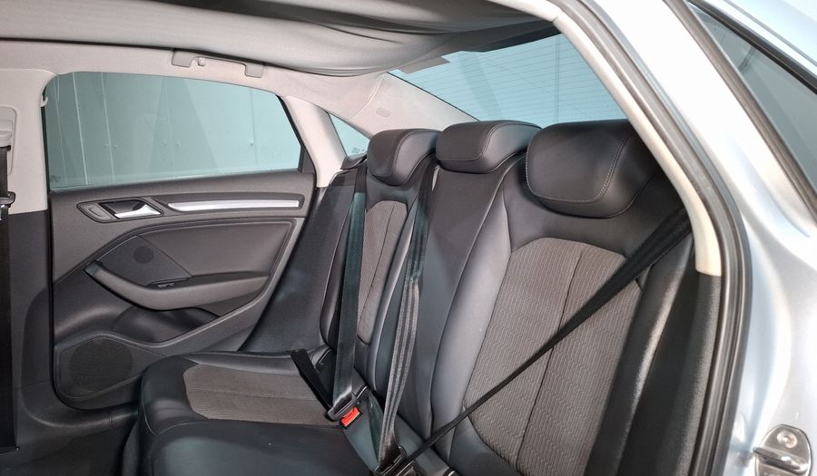 Audi A3 1.8 TFSI ATTRACTION S TRONIC Sedan 2015