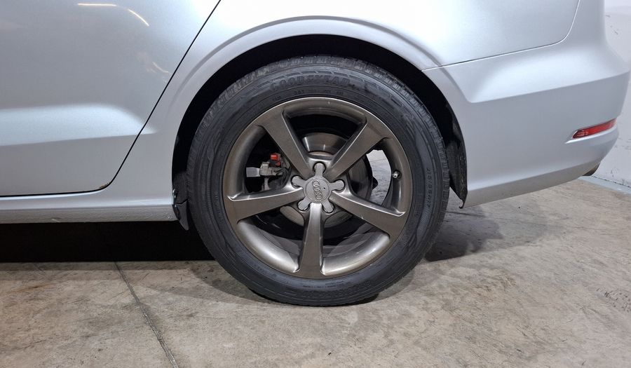 Audi A3 1.8 TFSI ATTRACTION S TRONIC Sedan 2015