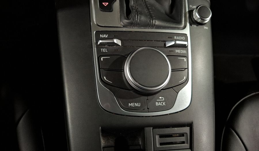 Audi A3 1.8 TFSI ATTRACTION S TRONIC Sedan 2015