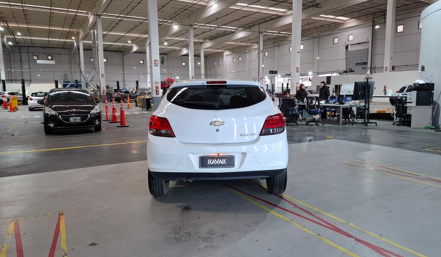 Chevrolet Onix 1.4 LTZ AT Hatchback 2015