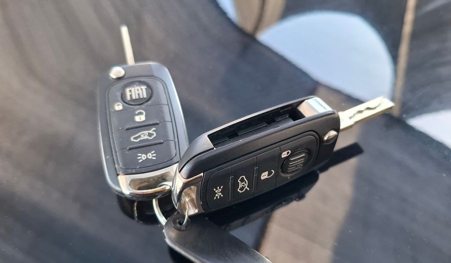 Fiat Cronos 1.8 PRECISION Sedan 2022