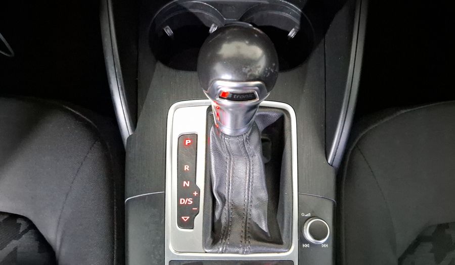 Audi A3 1.8 TFSI AMBIENTE S TRONIC Sedan 2015