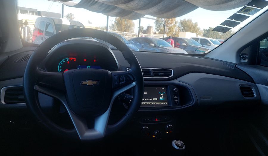 Chevrolet Onix 1.4 LT Hatchback 2016