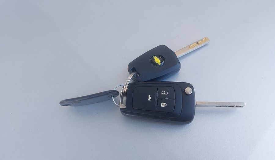 Chevrolet Onix 1.4 LT Hatchback 2016