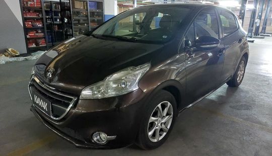 Peugeot • 208