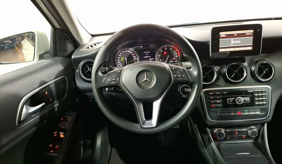 Mercedes Benz Clase A 1.6 180 CGI 7G-DCT Hatchback 2015