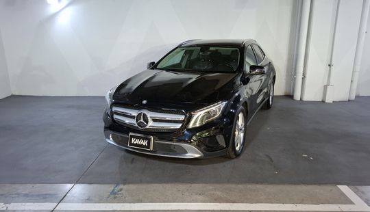 Mercedes Benz • Clase GLA