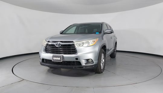 Toyota • Highlander