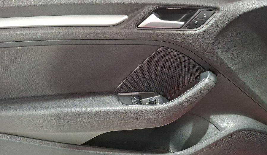 Audi A3 1.8 TFSI AMBIENTE S TRONIC Hatchback 2016