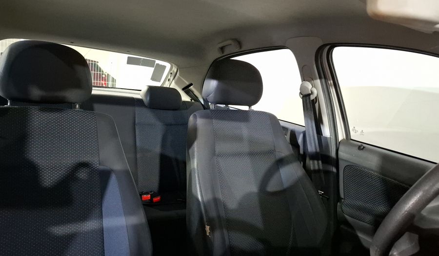 Volkswagen Gol 1.6 5 PTAS. CL A/A Hatchback 2016