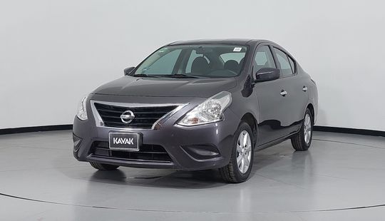 Nissan • Versa