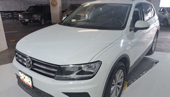 Volkswagen • Tiguan