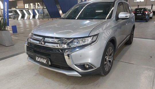 Mitsubishi • Outlander