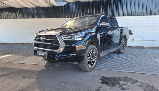 Toyota • Hilux