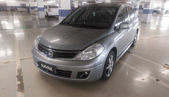 Nissan • Tiida