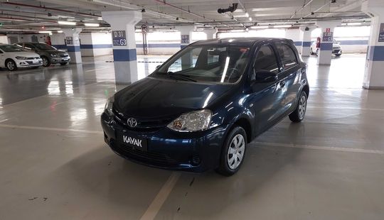 Toyota • Etios