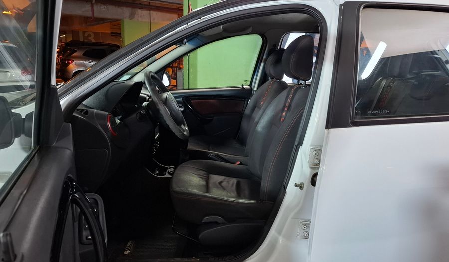 Renault Sandero Stepway 1.6 STEPWAY PRIVILEGE NAV Hatchback 2014