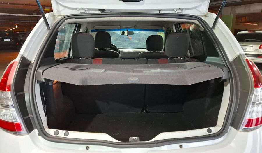 Renault Sandero Stepway 1.6 STEPWAY PRIVILEGE NAV Hatchback 2014