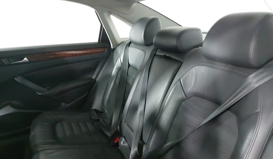 Volkswagen Passat 3.6 DSG Sedan 2012
