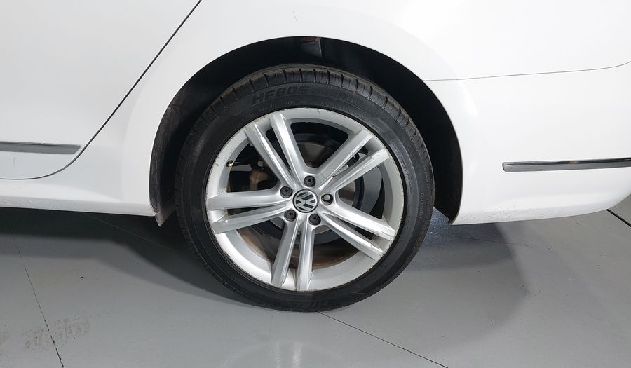 Volkswagen Passat 3.6 DSG Sedan 2012