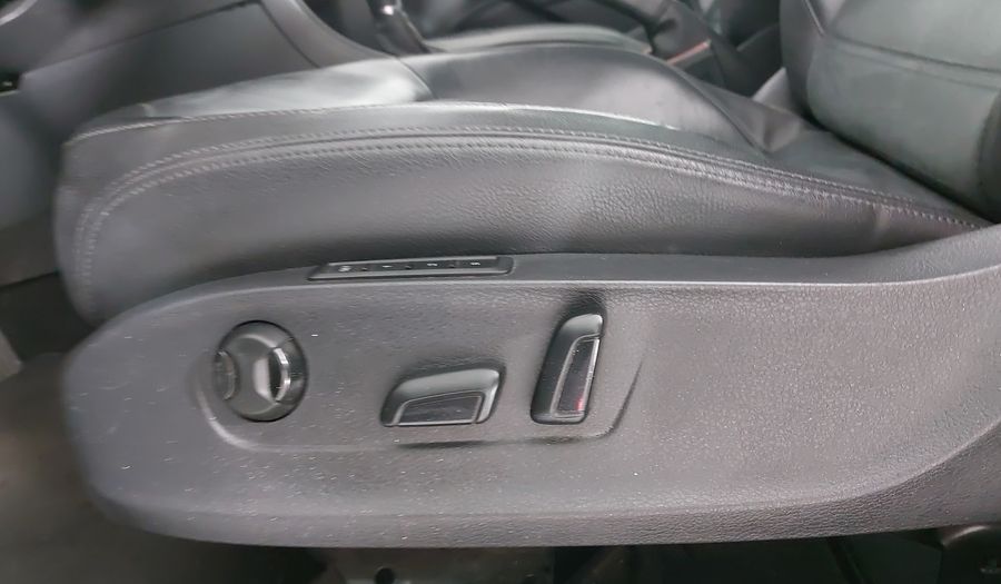 Volkswagen Passat 3.6 DSG Sedan 2012