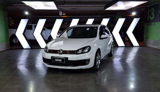 Volkswagen • Golf