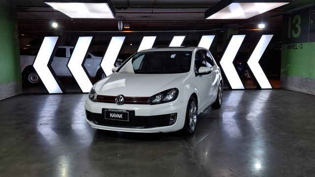 Volkswagen • Golf