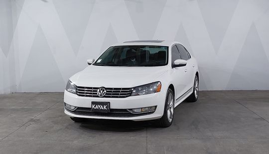 Volkswagen • Passat