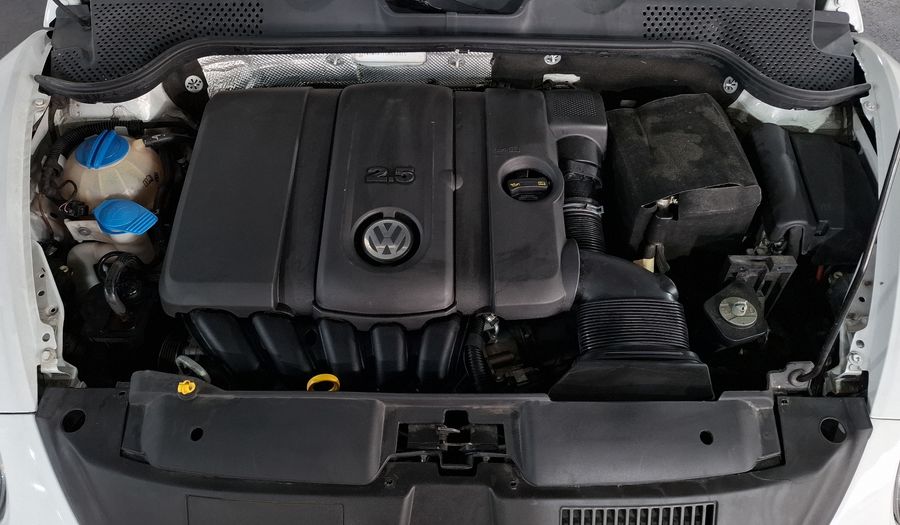 Volkswagen Beetle 2.5 SPORT MT Hatchback 2016