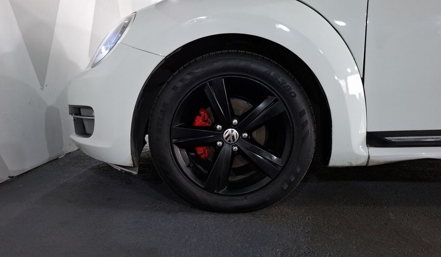 Volkswagen Beetle 2.5 SPORT MT Hatchback 2016